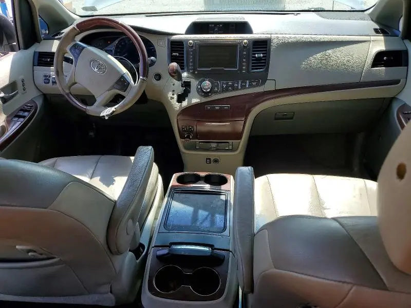 2013 TOYOTA SIENNA LIMITED 7-PASSENGER  
