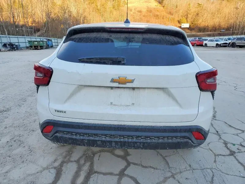 2025 CHEVROLET TRAX LS  