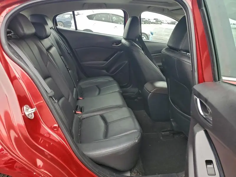 2018 MAZDA 3 TOURING  