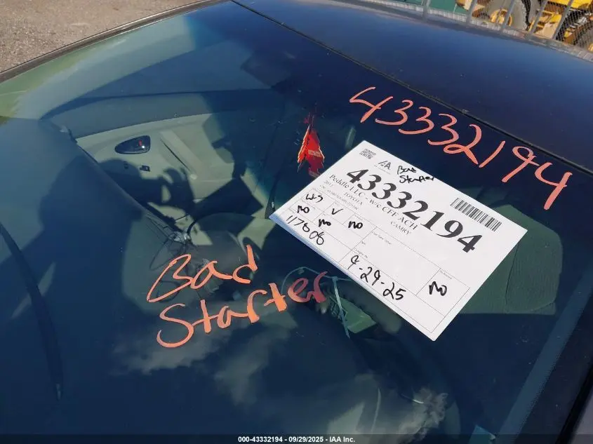 2011 TOYOTA CAMRY LE