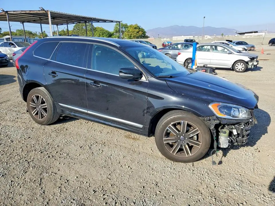 2017 VOLVO XC60 T5 DYNAMIC  
