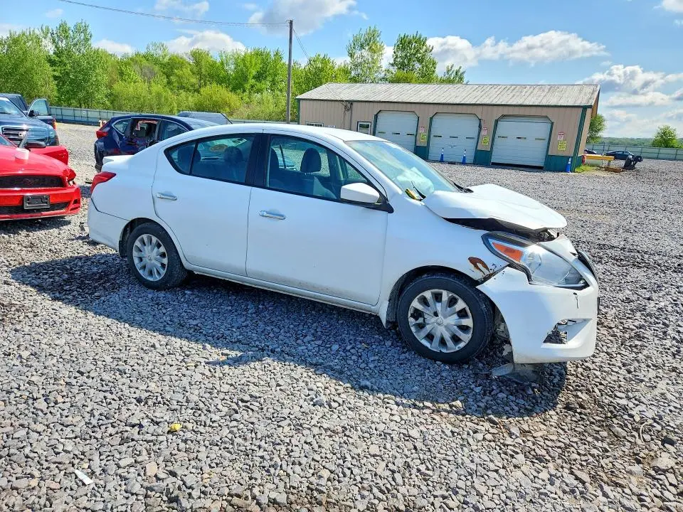 2015 NISSAN VERSA 1.6 SV  