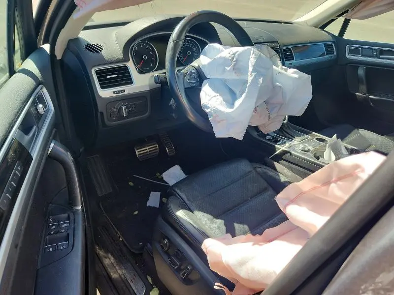 2017 VOLKSWAGEN TOUAREG EXECUTIVE  