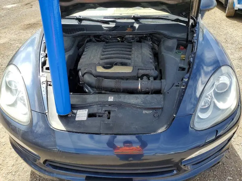 2011 PORSCHE CAYENNE   