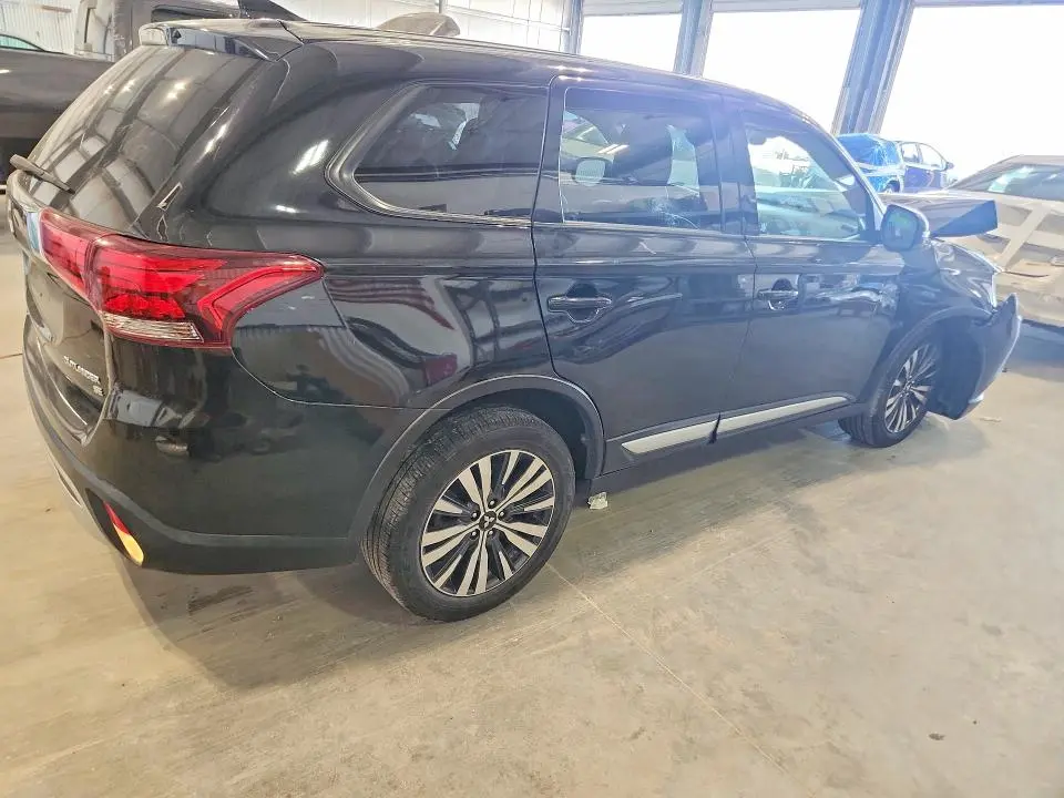 2020 MITSUBISHI OUTLANDER SE  
