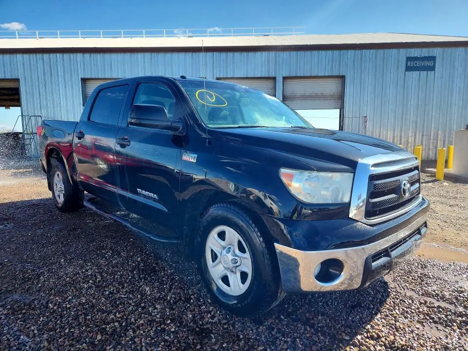 2013 TOYOTA TUNDRA CREWMAX SR5  