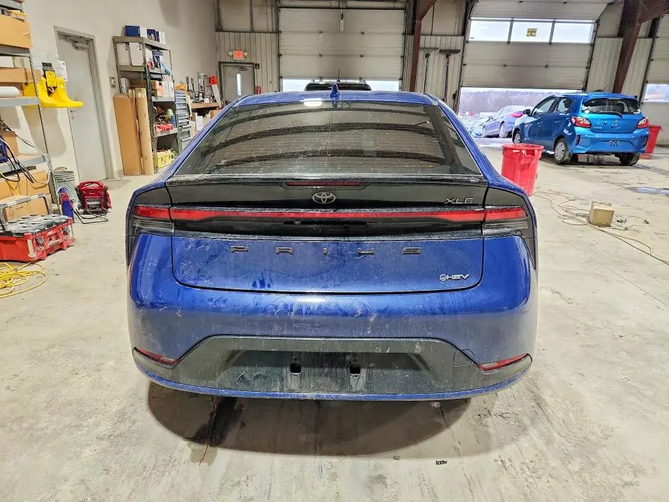 2024 TOYOTA PRIUS XLE  