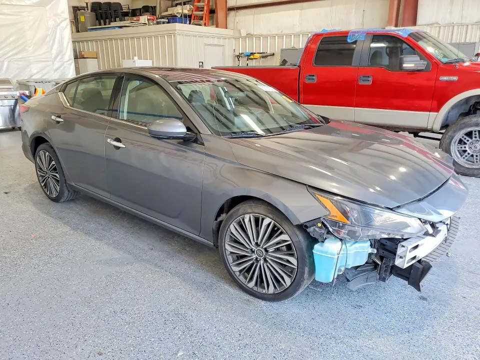 2023 NISSAN ALTIMA SL  