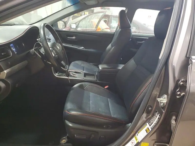 2015 TOYOTA CAMRY SE  