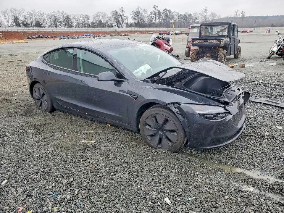 2025 TESLA MODEL 3   