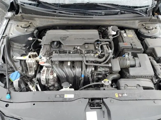 2024 HYUNDAI ELANTRA SE  