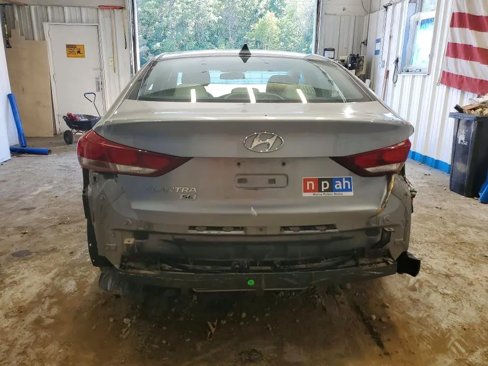 2017 HYUNDAI ELANTRA SE  