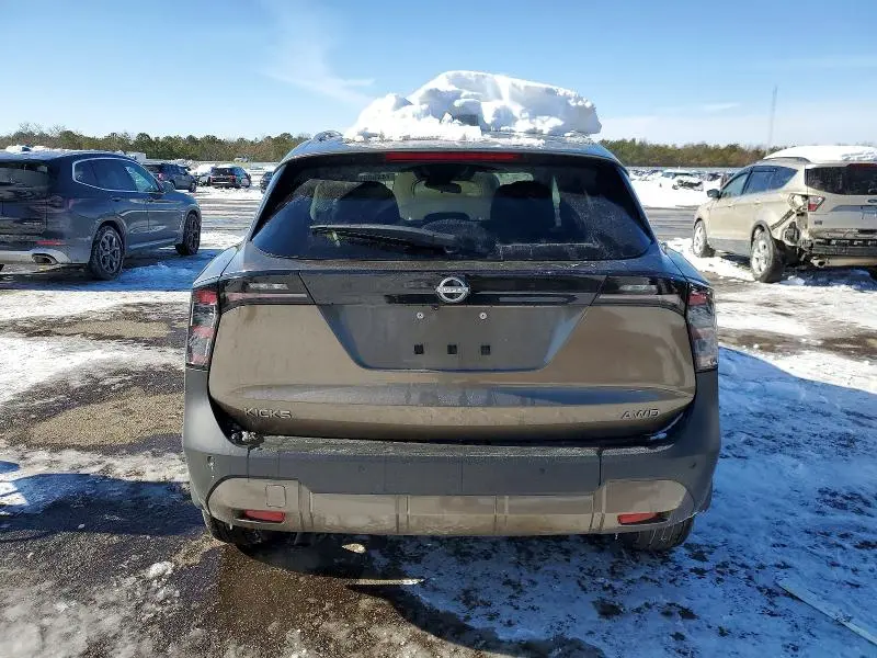 2025 NISSAN KICKS SV  