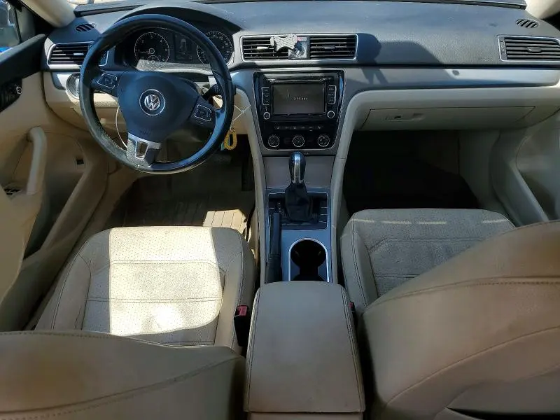 2015 VOLKSWAGEN PASSAT SE  