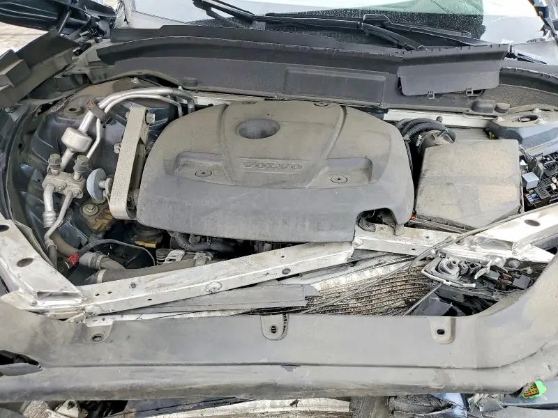2021 VOLVO XC60 T5 MOMENTUM  