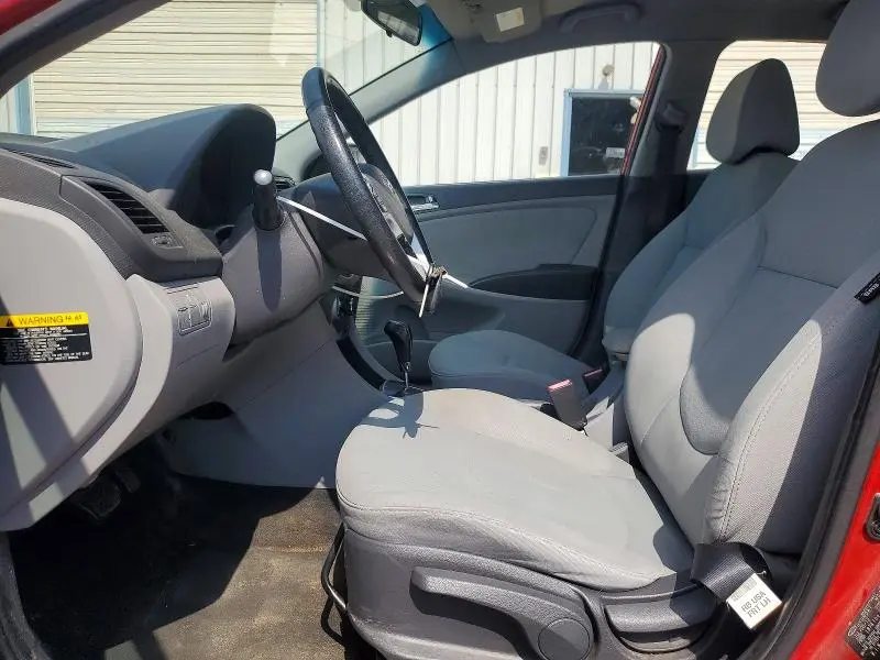 2013 HYUNDAI ACCENT SE  