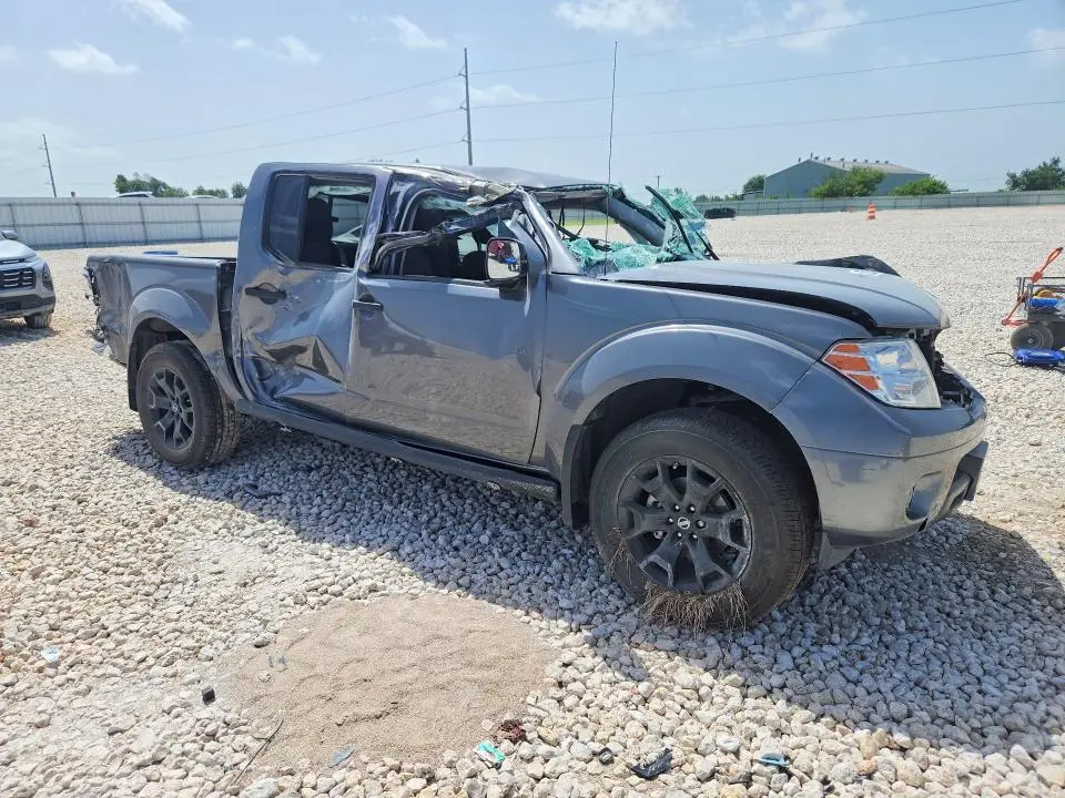 2020 NISSAN FRONTIER SV  