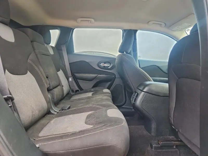 2015 JEEP CHEROKEE SPORT  