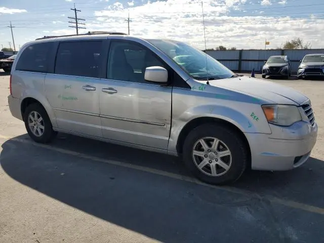 2010 CHRYSLER TOWN & COUNTRY TOURING  