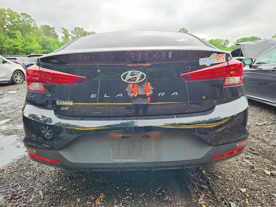 2020 HYUNDAI ELANTRA SE  