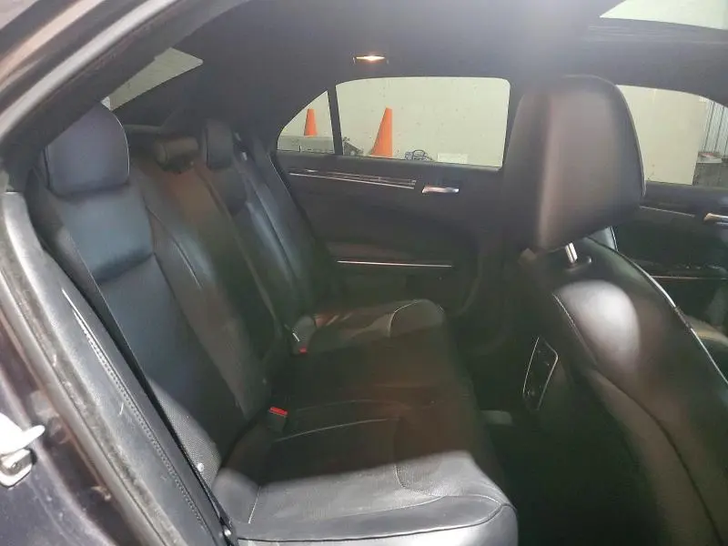 2014 CHRYSLER 300C   
