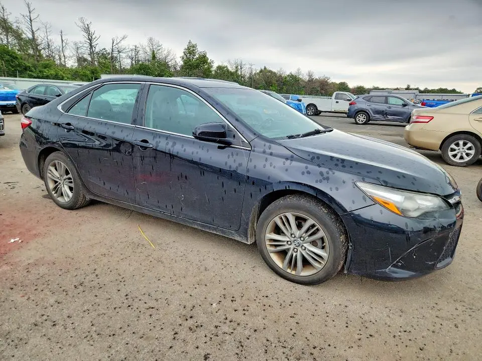 2017 TOYOTA CAMRY SE  