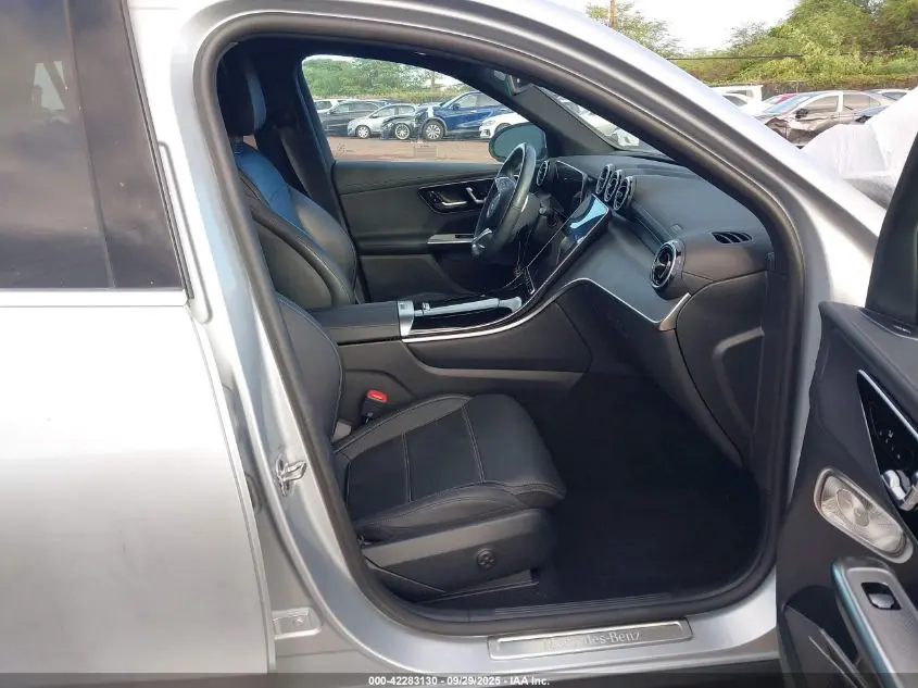 2023 MERCEDES-BENZ GLC 300 SUV