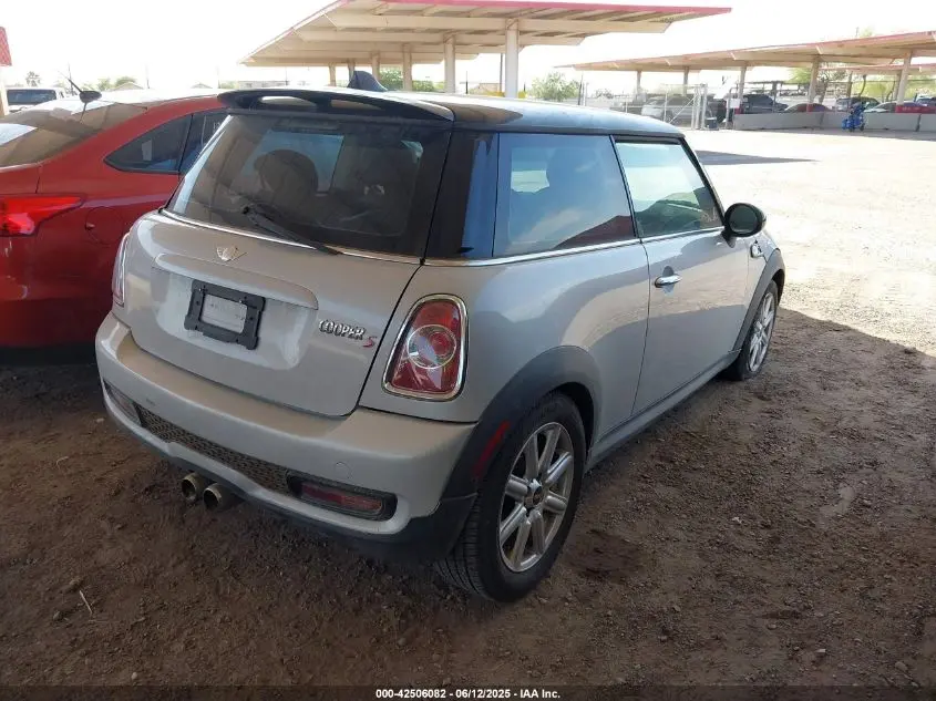 2011 MINI COOPER S  