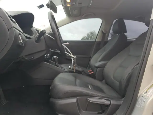 2011 VOLKSWAGEN JETTA SE  