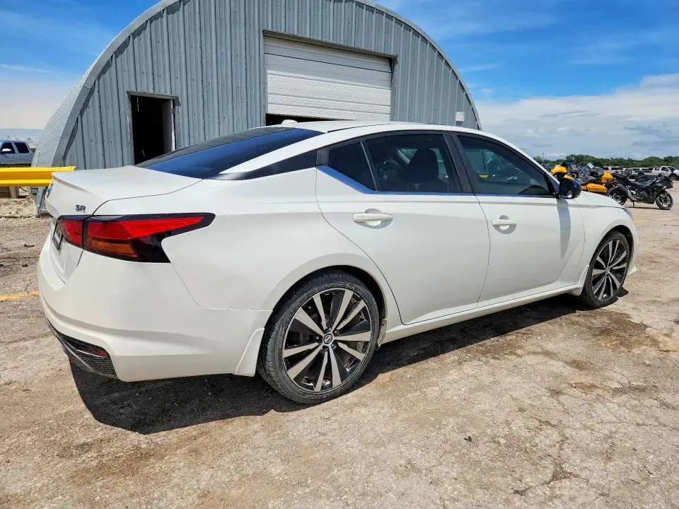 2019 NISSAN ALTIMA SR  