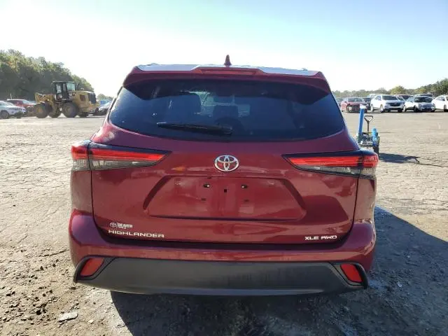 2021 TOYOTA HIGHLANDER XLE  