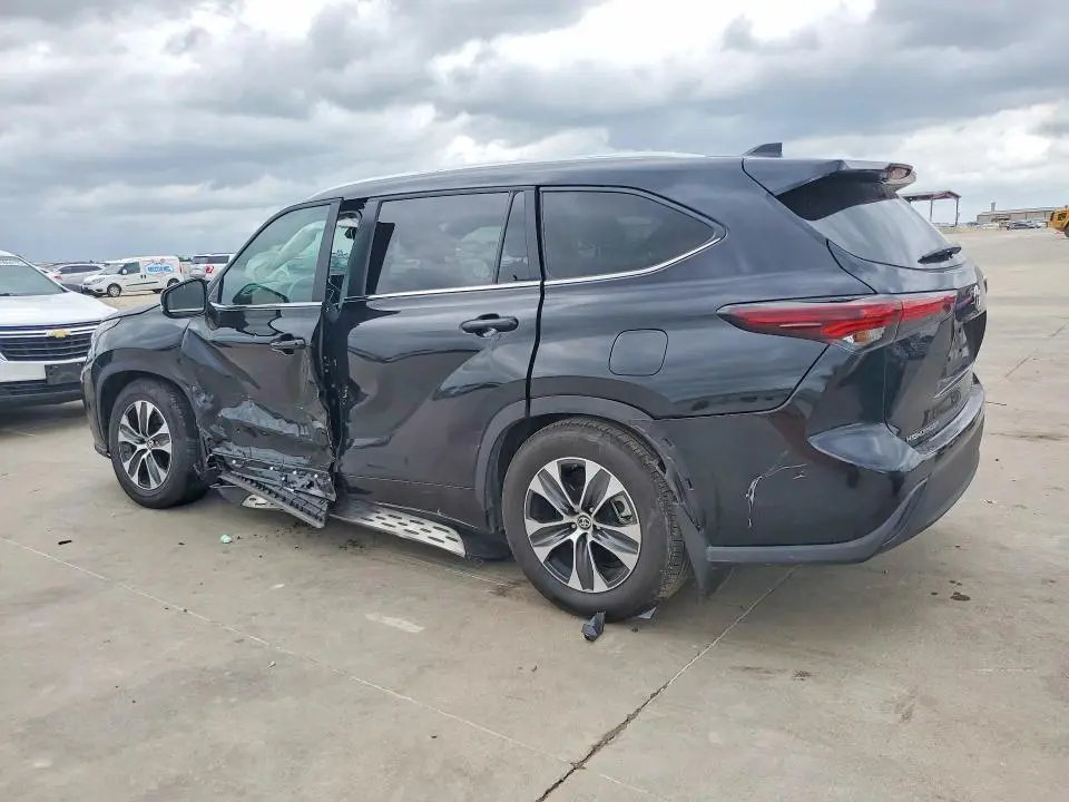 2025 TOYOTA HIGHLANDER XLE  