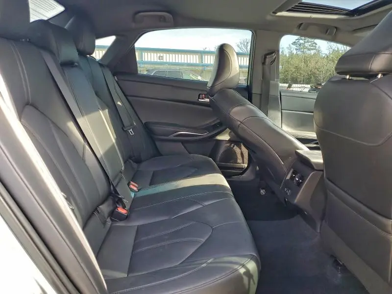 2022 TOYOTA AVALON XLE  