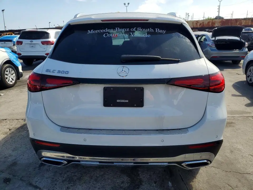 2025 MERCEDES-BENZ GLC 300  