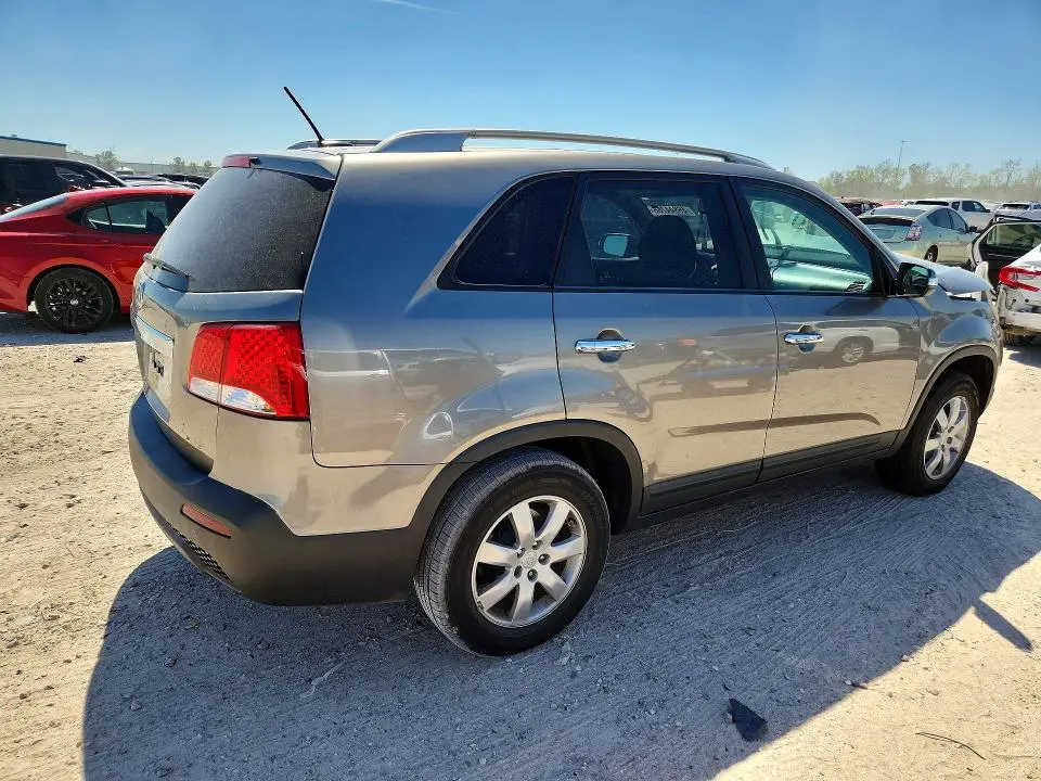 2011 KIA SORENTO LX  