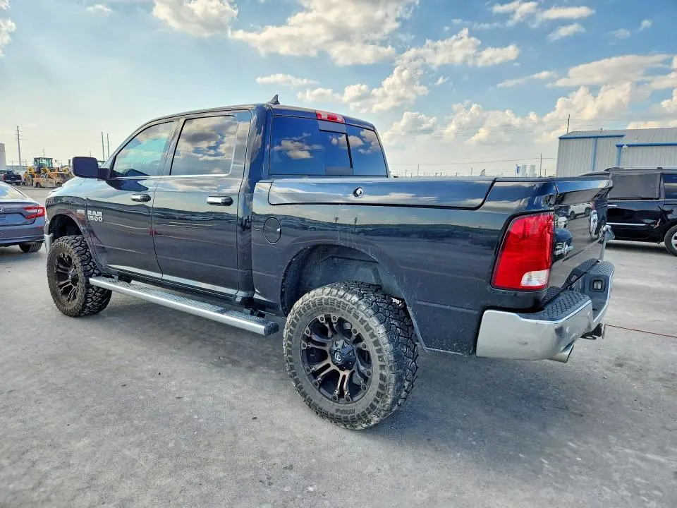 2017 RAM 1500 SLT  