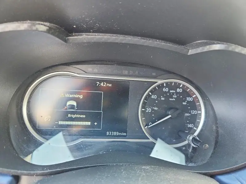 2023 NISSAN VERSA SV  