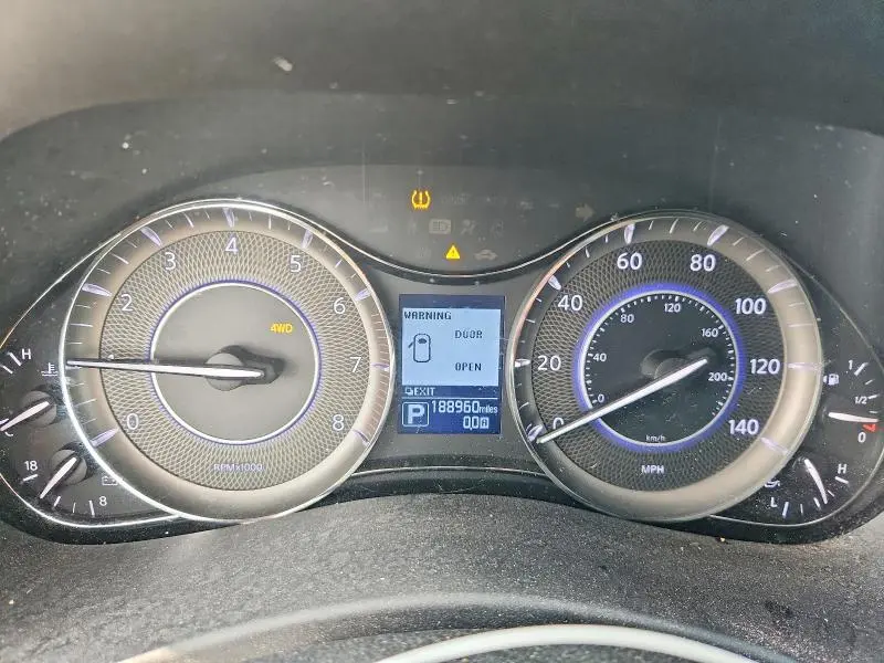 2015 INFINITI QX80 BASE  