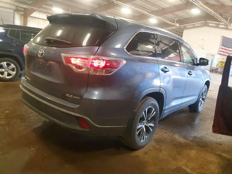 2016 TOYOTA HIGHLANDER XLE  