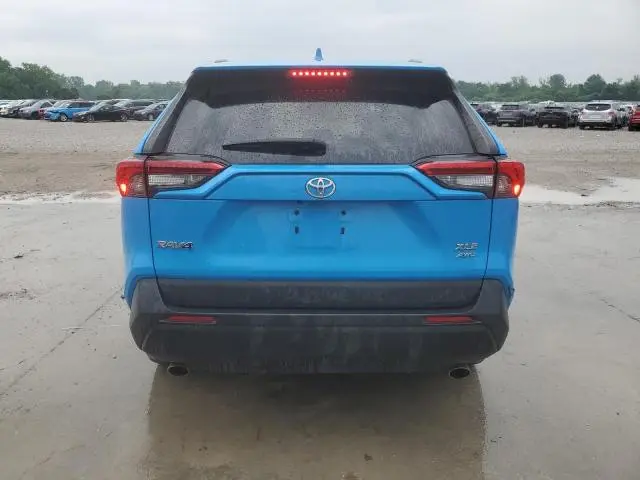 2021 TOYOTA RAV4 XLE  