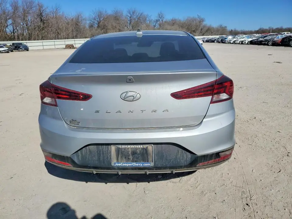 2020 HYUNDAI ELANTRA SEL  