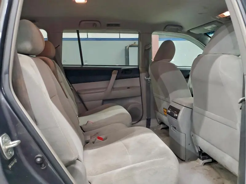 2010 TOYOTA HIGHLANDER   