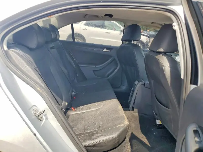 2012 VOLKSWAGEN JETTA SE  