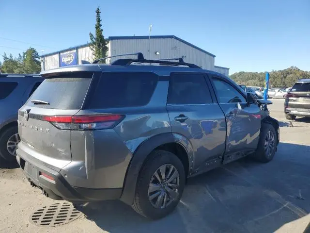 2025 NISSAN PATHFINDER SV  