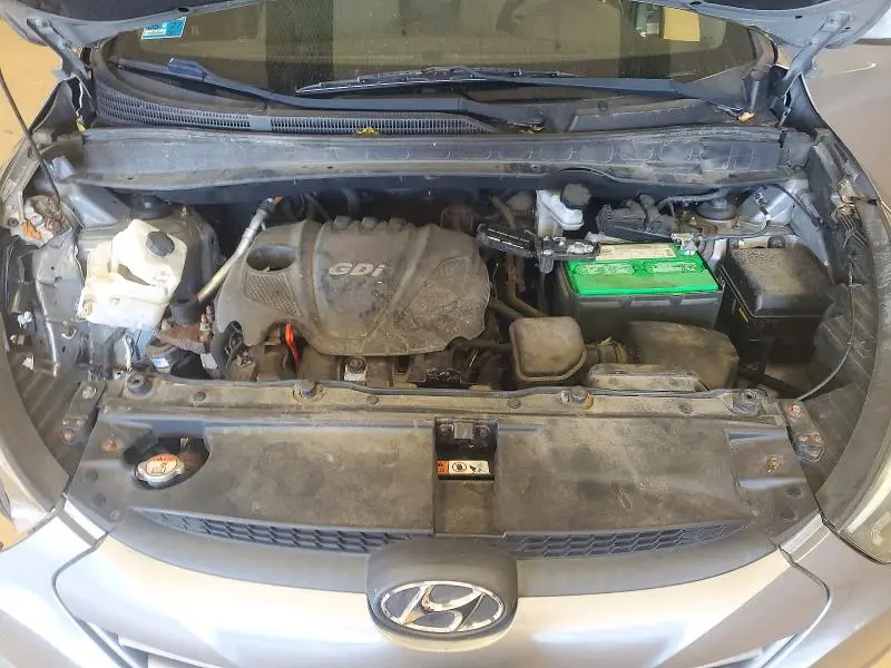 2015 HYUNDAI TUCSON SE  