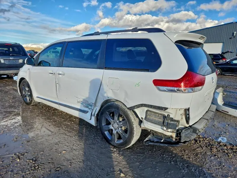 2013 TOYOTA SIENNA XLE  
