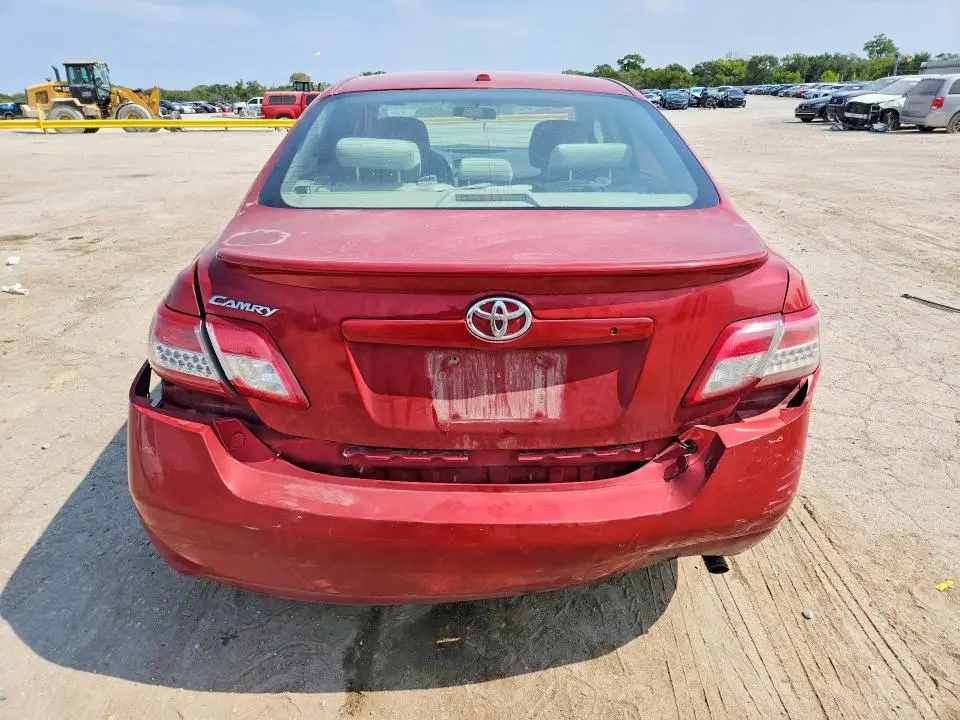 2011 TOYOTA CAMRY LE  