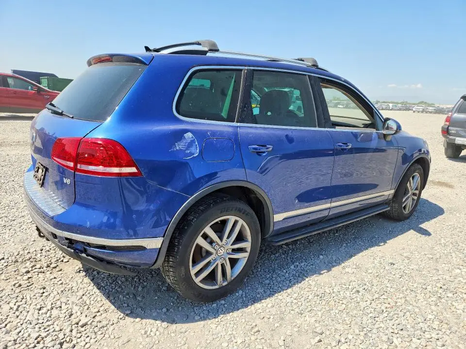 2016 VOLKSWAGEN TOUAREG SPORT  