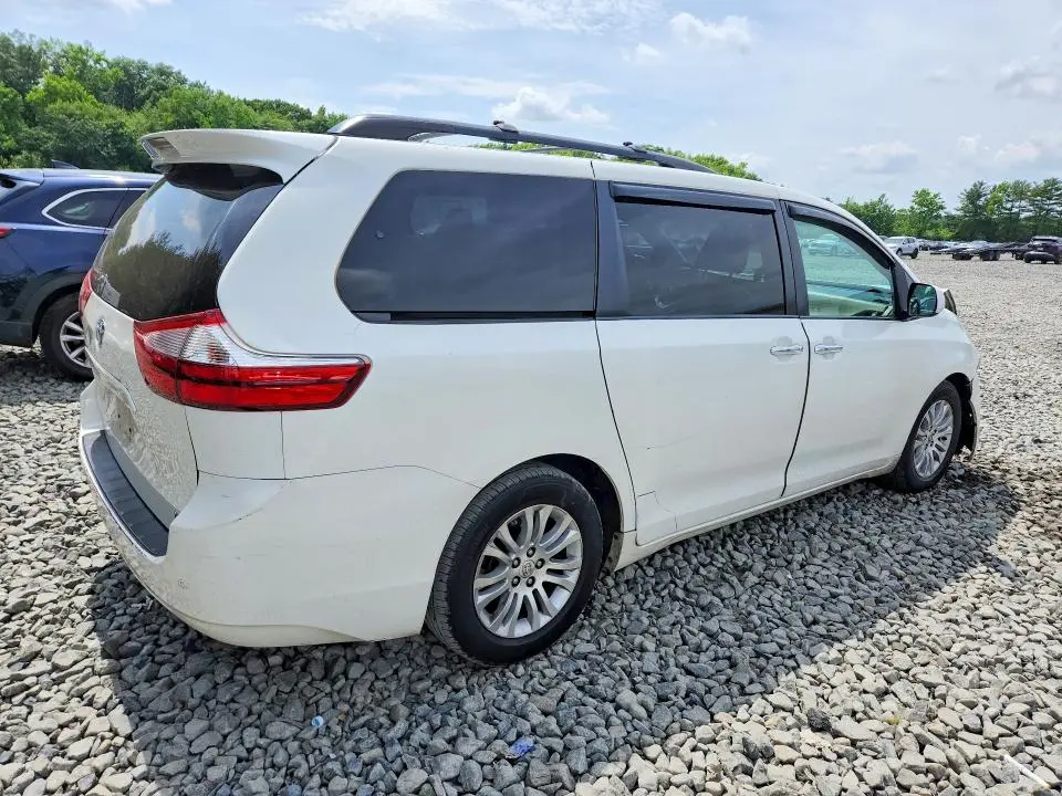 2015 TOYOTA SIENNA XLE 8-PASSENGER  