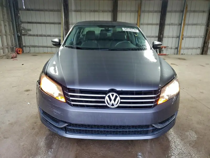 2013 VOLKSWAGEN PASSAT S  
